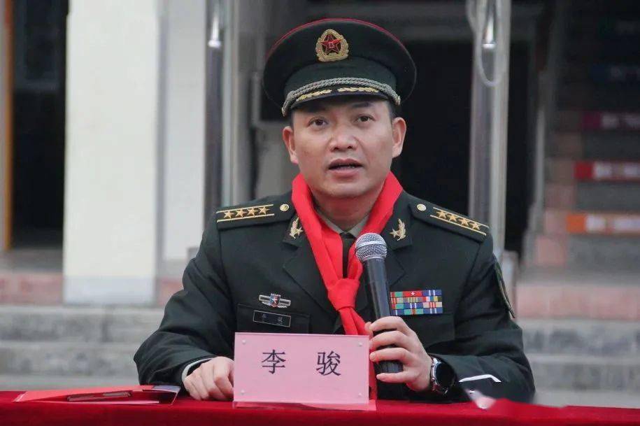 开化县长虹乡虹军小学:"八一爱民学校"揭牌,军地共谱双拥新篇_红色