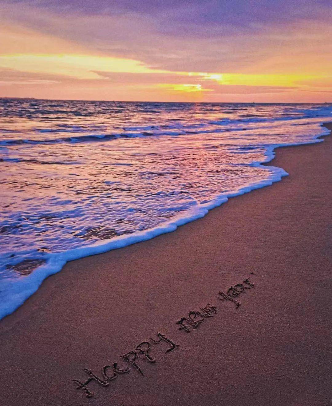 这个春节,我在海滩上写字月入过万_祝福_顾客_沙滩