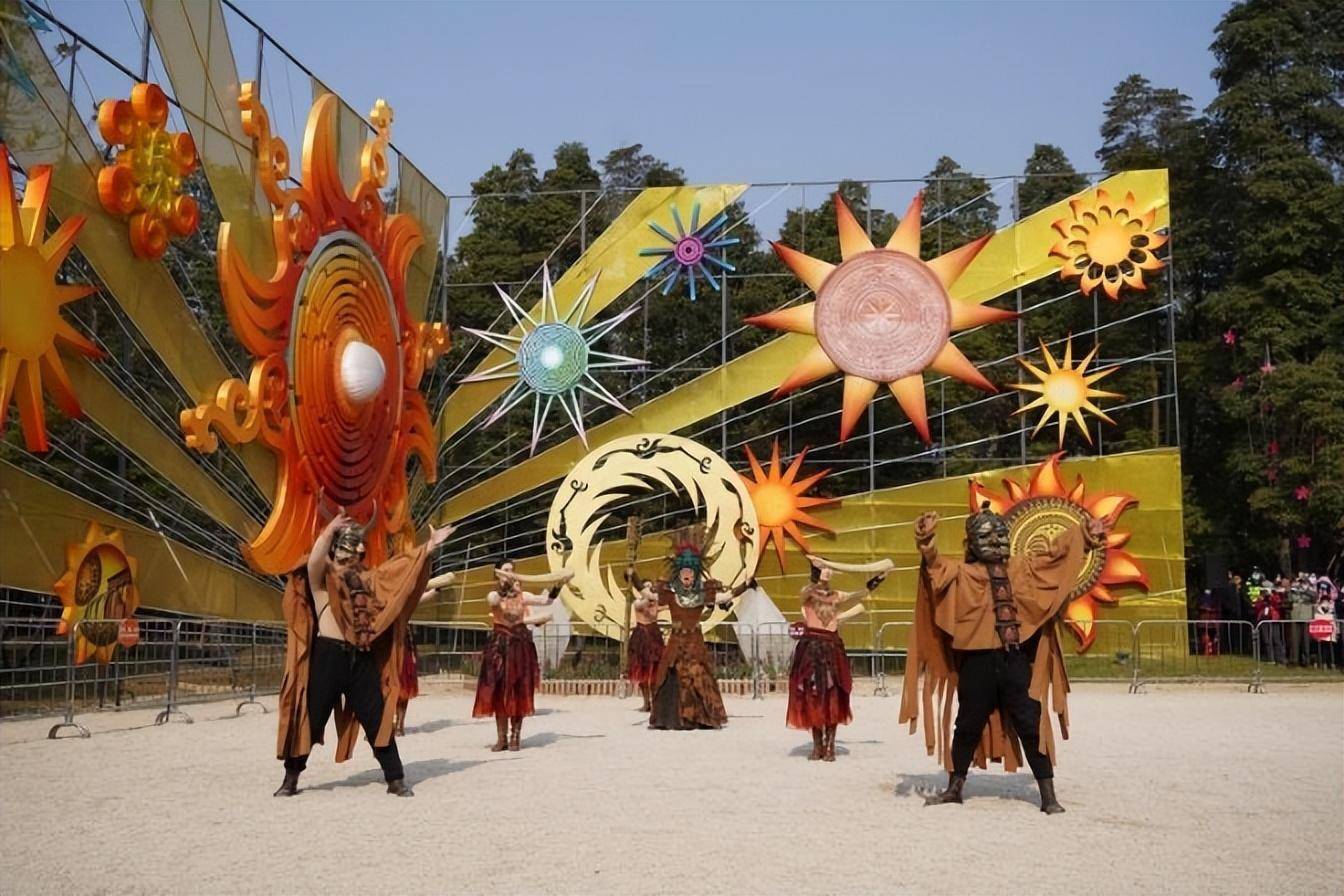 祠成都大庙会"大年初一特别推出仿古祭祀文化活动,通过"献三牲九礼