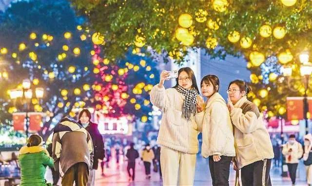 芒果体育今年春节重庆的夜景灯饰又美出圈啦！(图5)