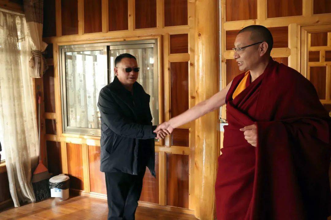 冯峥勇深入格尔登寺开展走访慰问_阿坝_防控_群众