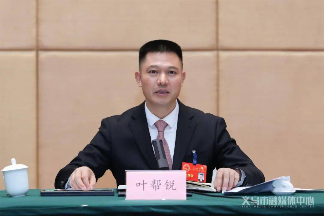 叶帮锐参加代表团审议时强调:更高标准 更大力度 更实作风 全力开辟