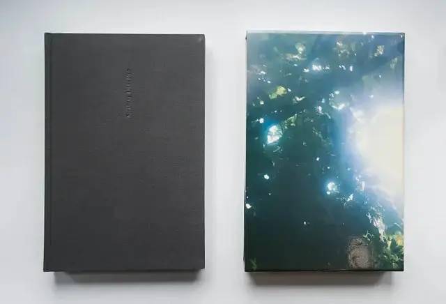 限时优惠| 荣荣和映里《六里屯》艺术家签名及编号_纪实_画廊_限量