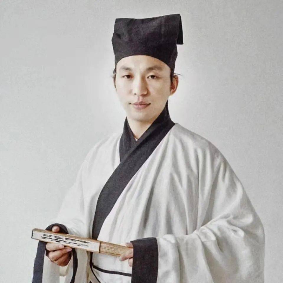 南宋文化学者,文物鉴赏家,杭州南宋皇城小镇艺术顾问.