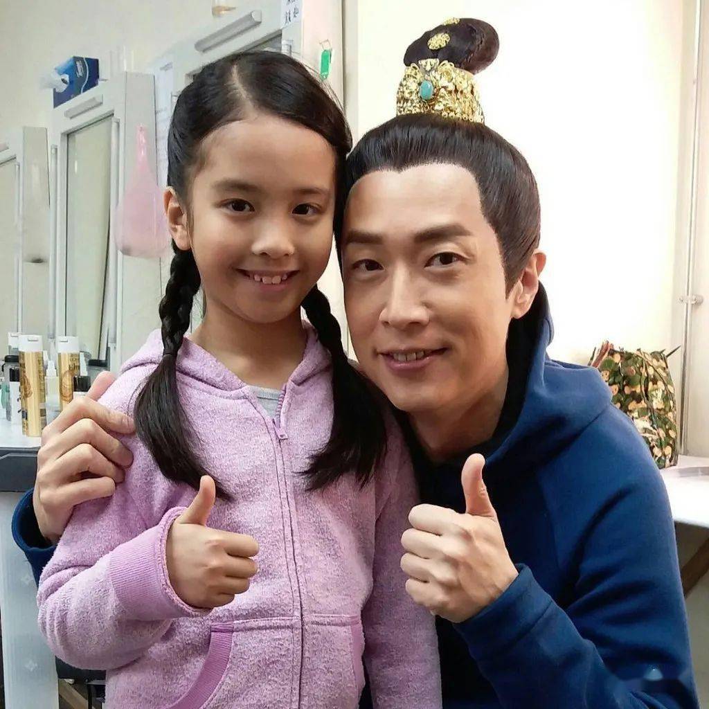 tvb御用童星陈偲颖15岁蜕变成校花级美人,身材高挑爱跳舞仲要系学霸!