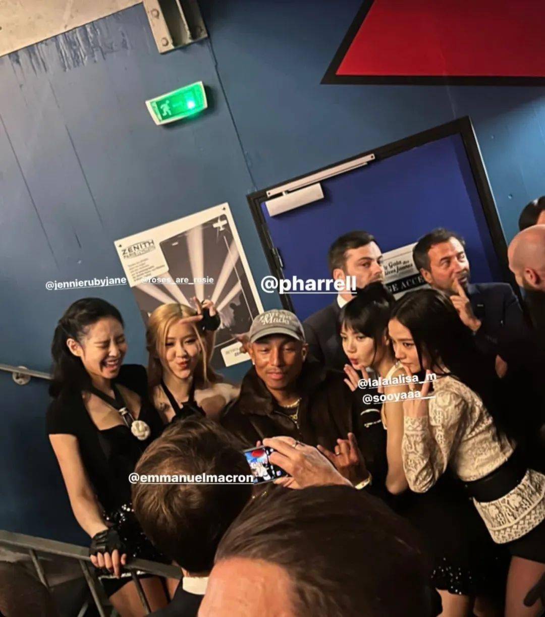 lv二公子alexandre arnault在自己的ins story上po出了当晚的一张后台