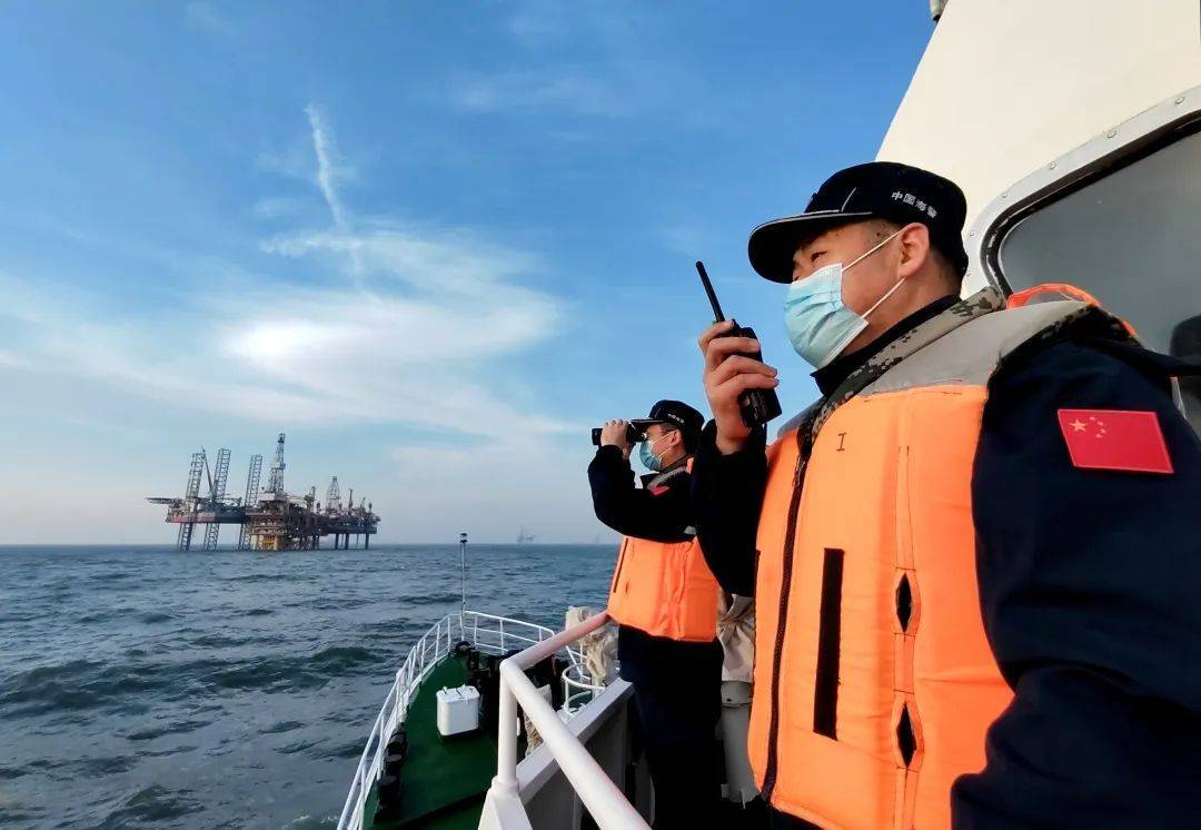 中国海警制服和臂章图片