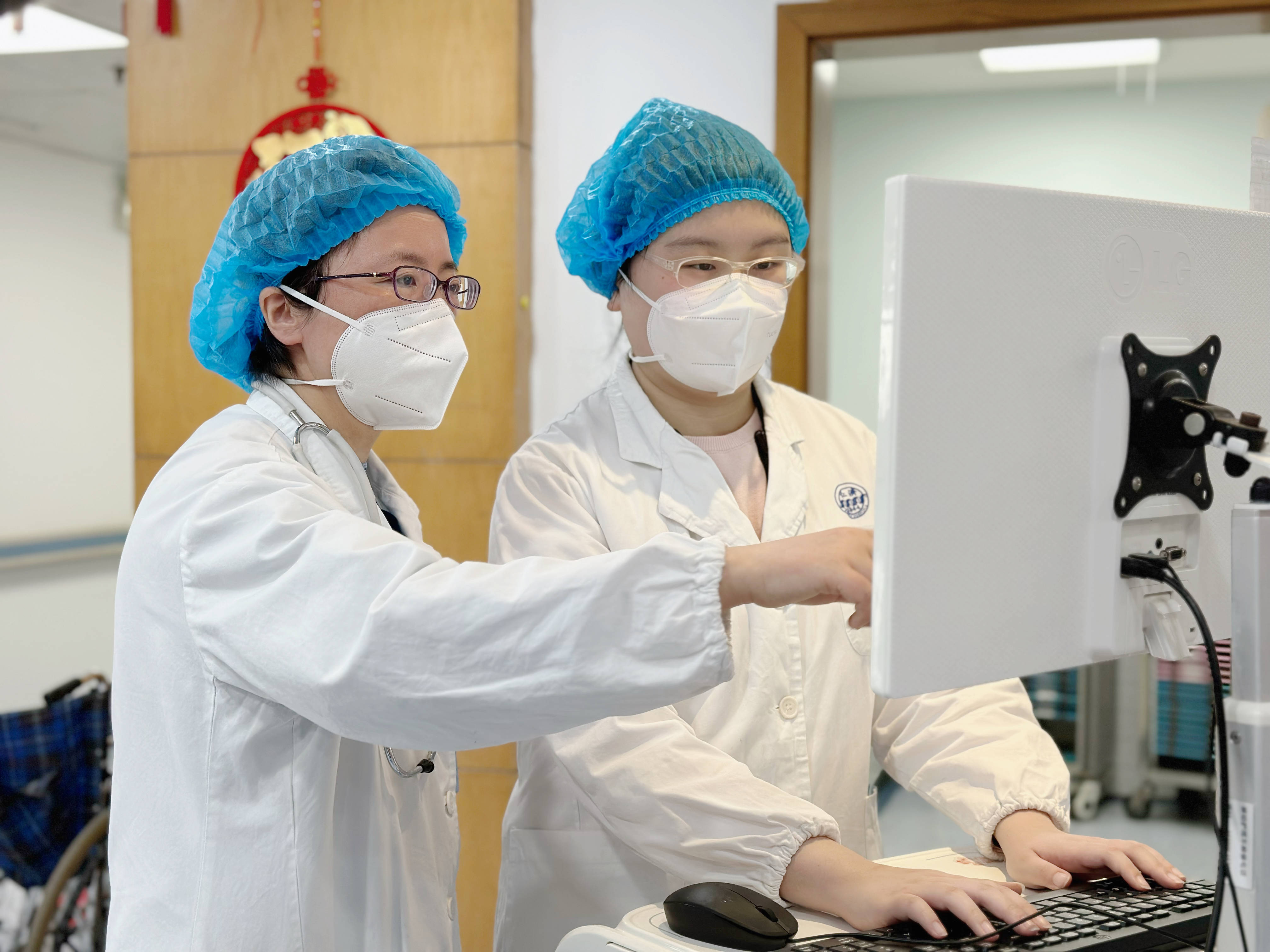 坚守40天,仁济医院新冠临时病房最后一名患者出院_赵先生_工作_全科