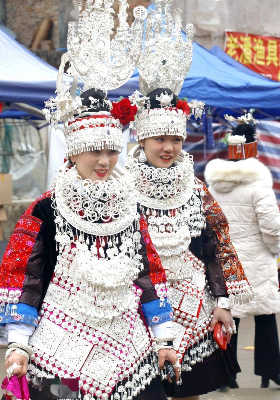 【聚焦】穿金戴银 喜迎新春——施秉县六合村苗族同胞欢度元宵回眸