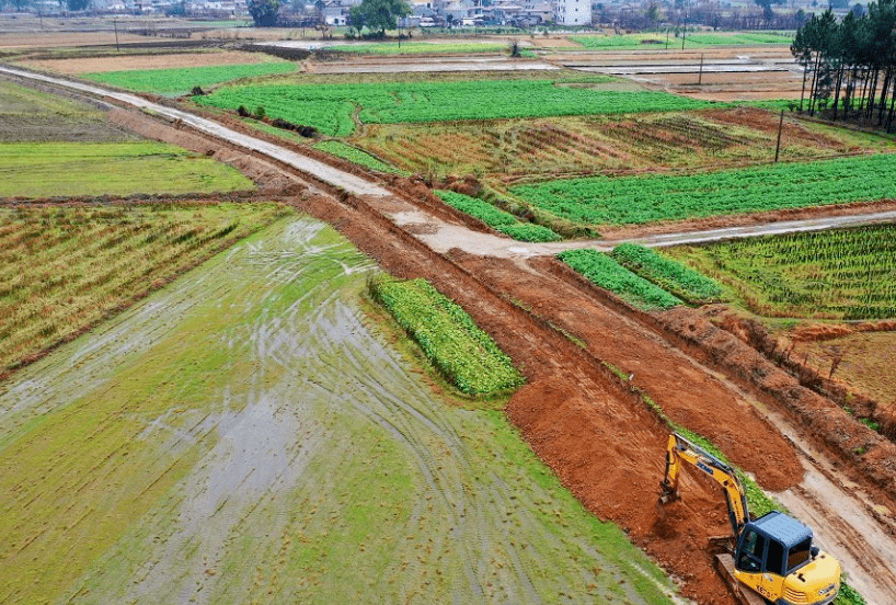 为帮助农民增产增收,青原区大力推进高标准农田建设,将区域内农田改造