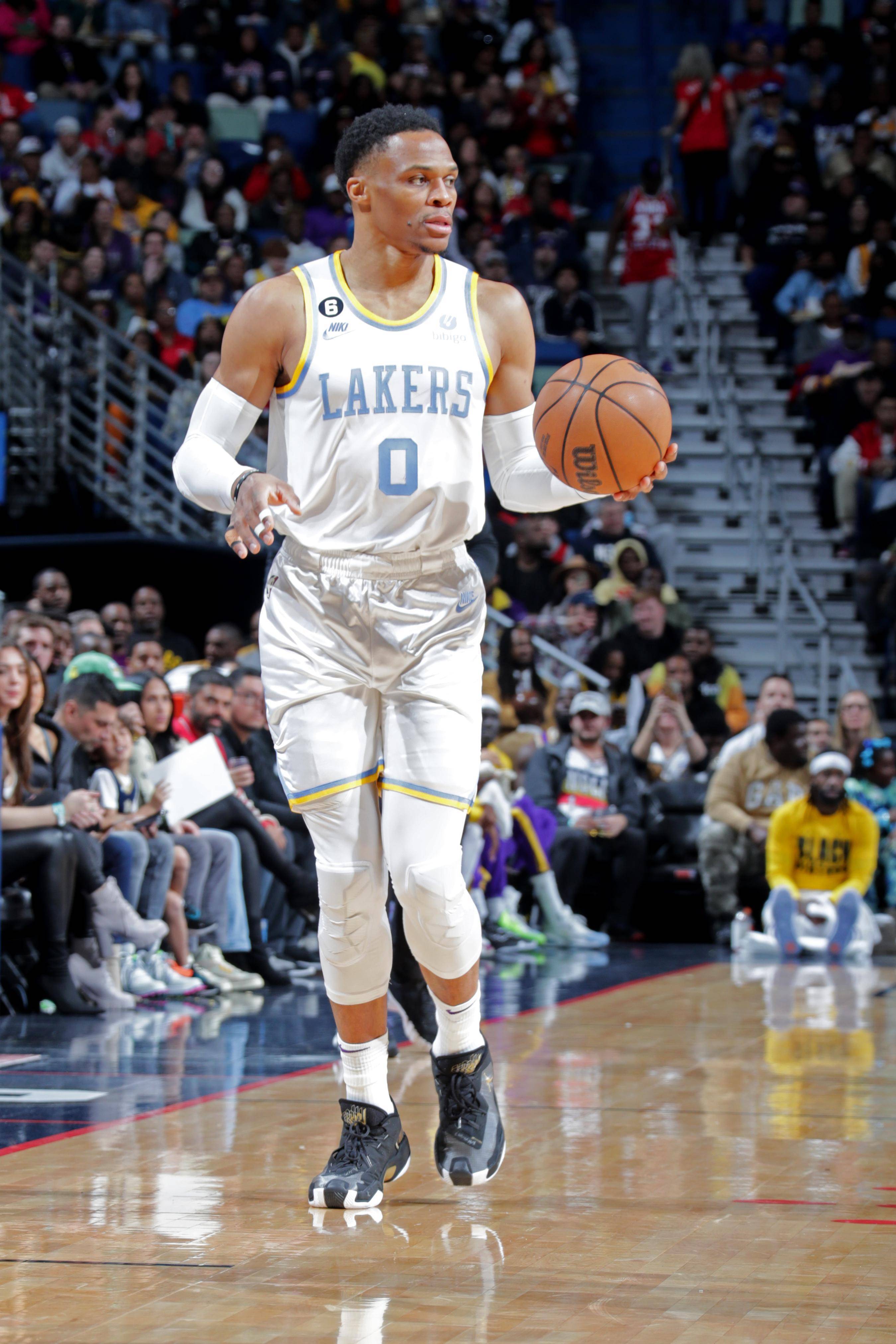 除了詹姆斯,还有哪些nba各项纪录保持者?_斯托克顿_赛季_拉塞尔多