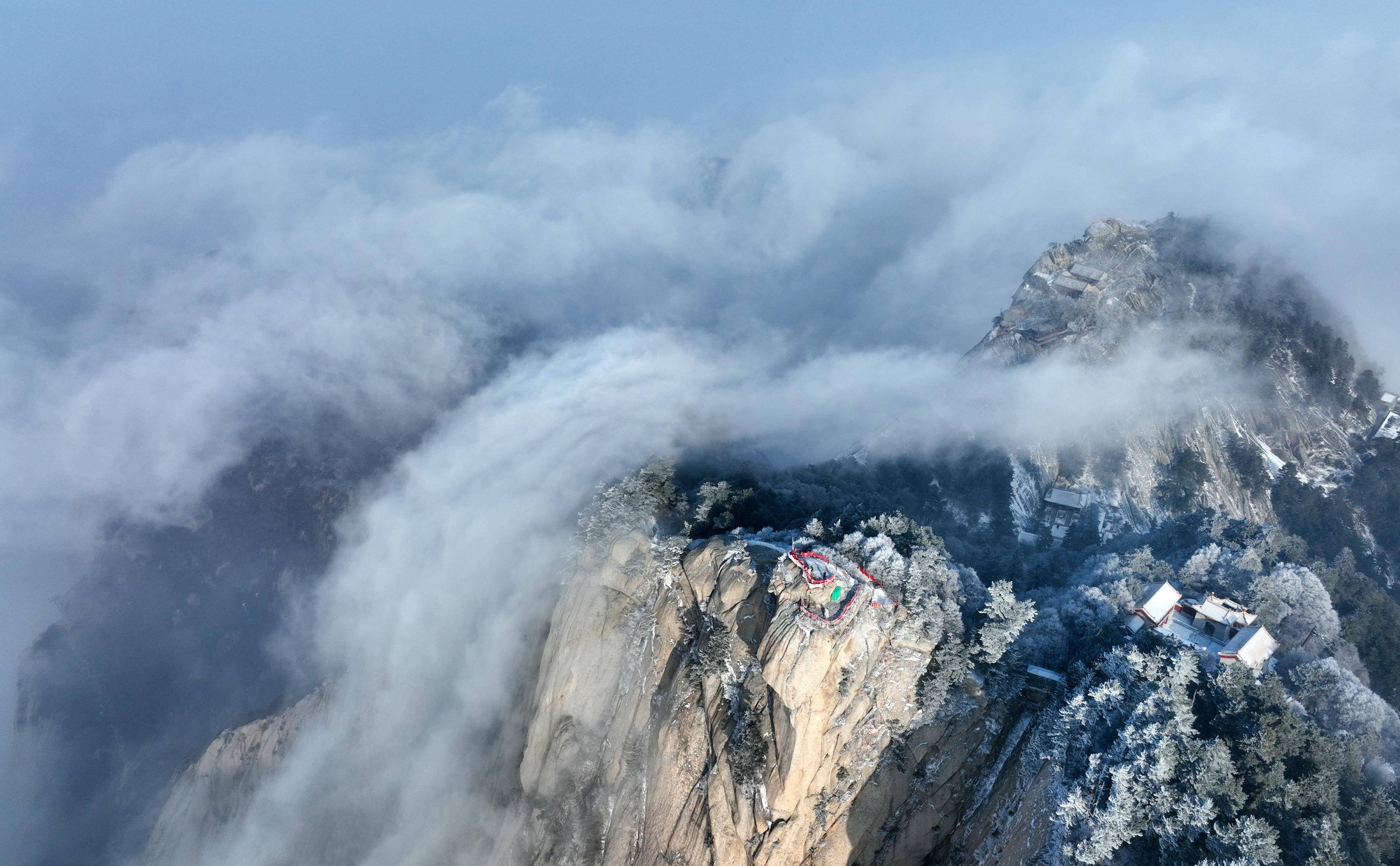 华山雪景天下绝图片