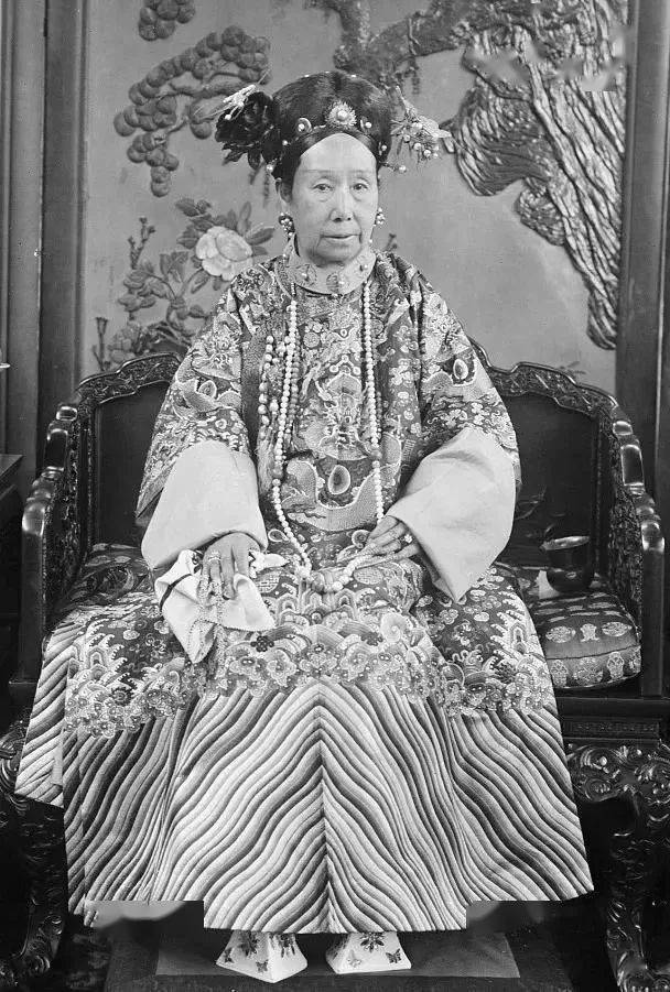 郭卫东:垂帘听政与继统危机 | 慈禧太后专题系列一·《政治通鉴》