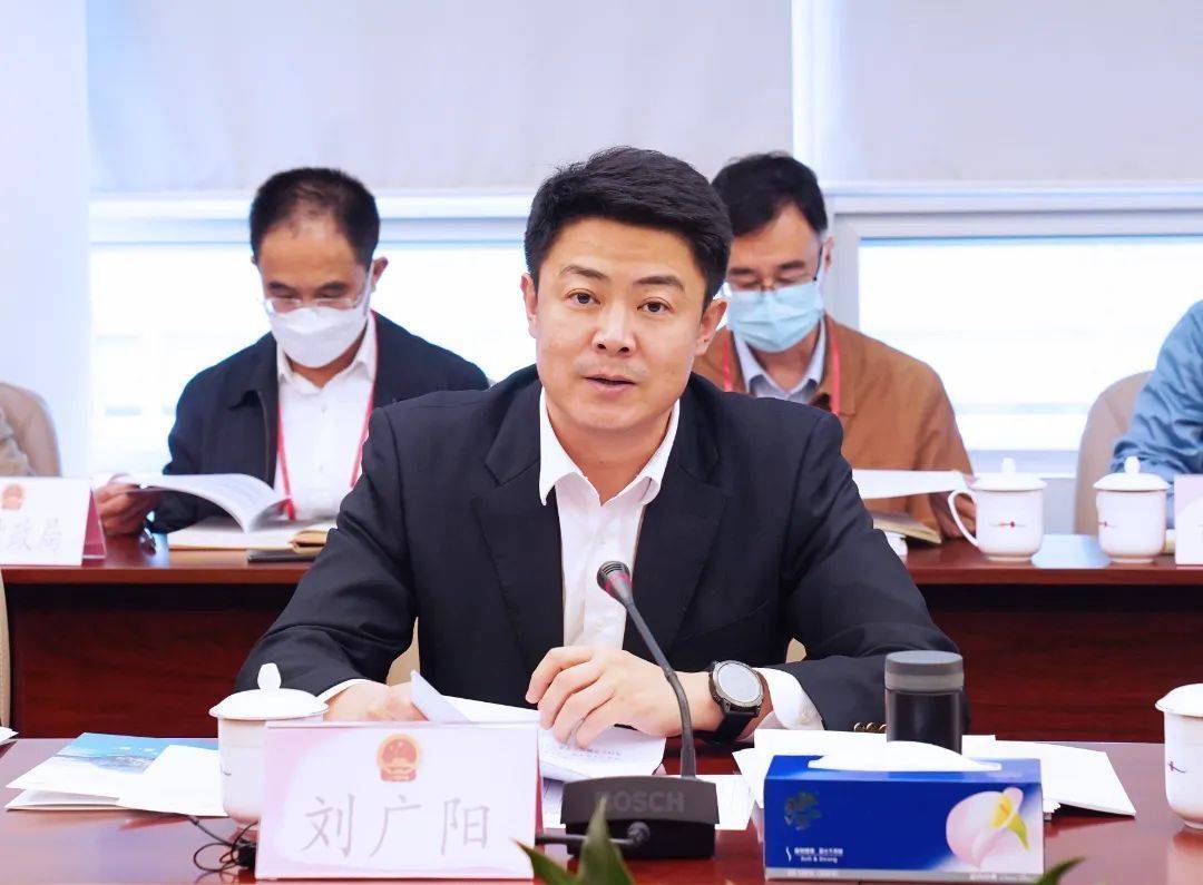 市人大代表,大鹏新区党工委书记刘广阳在分组讨论中表示,市政府工作