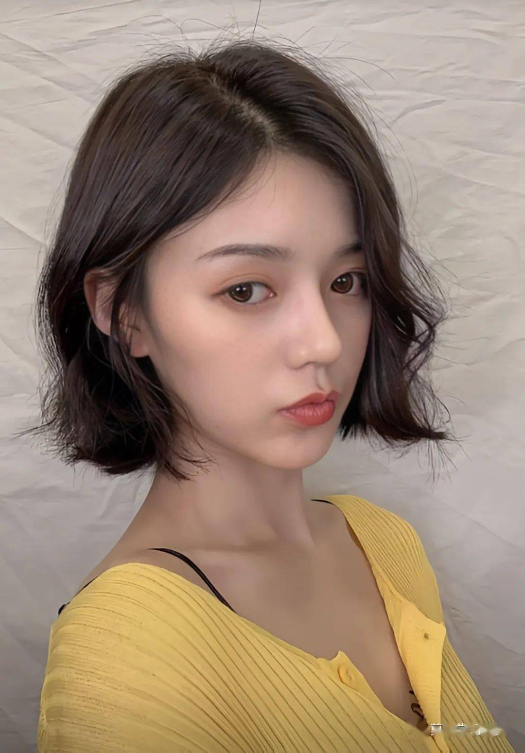 短发烫2023超流行这么美谁不爱?