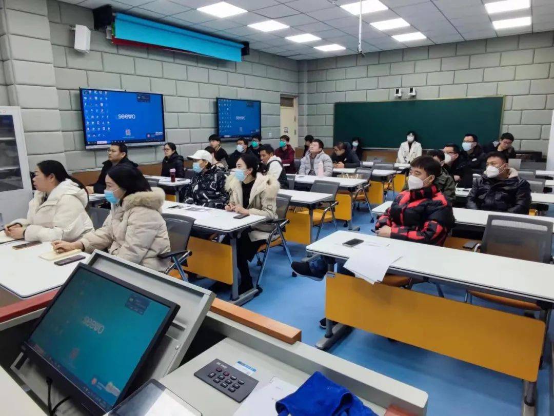校产管理处组织开展智慧教室设备技术培训_教育_教学_数字化
