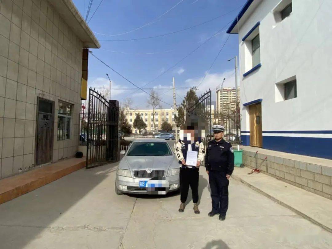 青海一男子让11岁弟弟开车,还发视频到网上._韩某某_车辆_处理