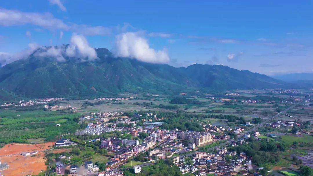 游溪镇:宜居宜游宜业的瑶乡特色小镇_新村_中心_村委