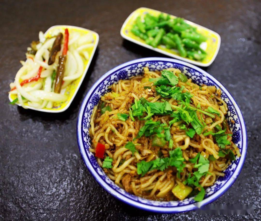 亚古老炒老炒人均:17元地址:临夏市新西路圣泽苑东侧炮仗面系列话说,"