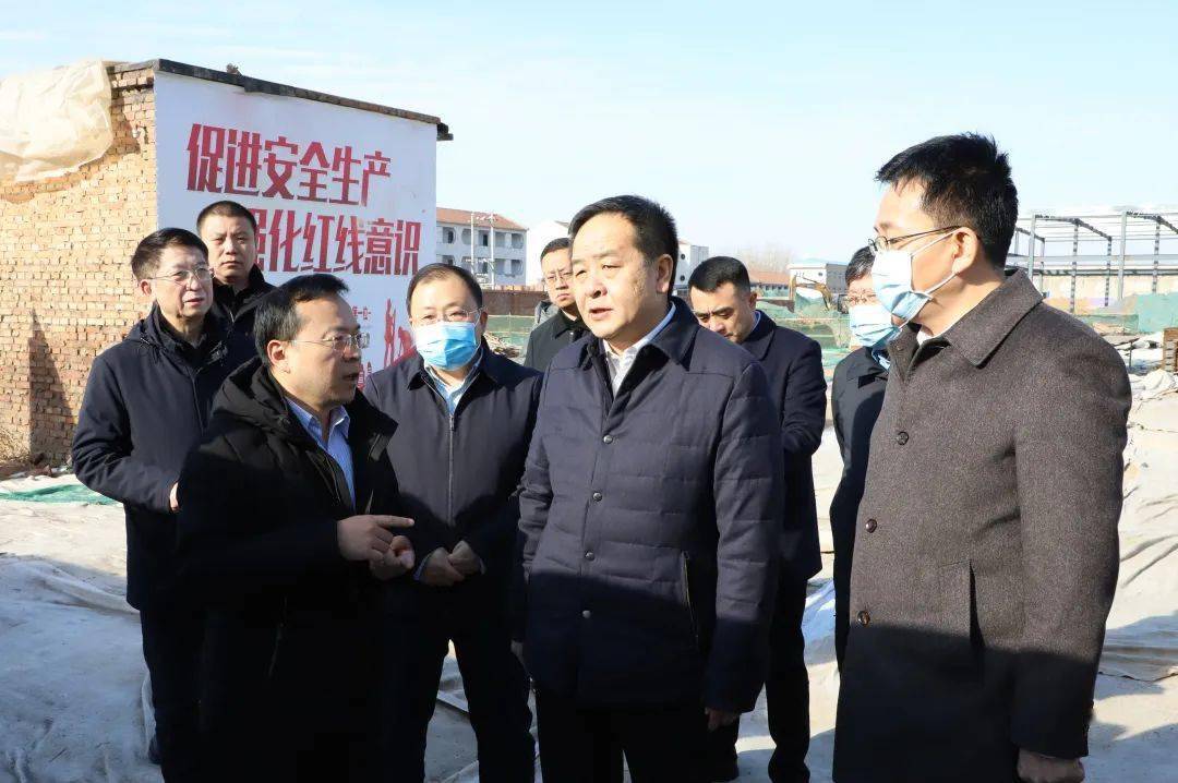 在潞城数智互联产业园,陈耳东走进山西多宝泰科技,骏华智控科技等入驻