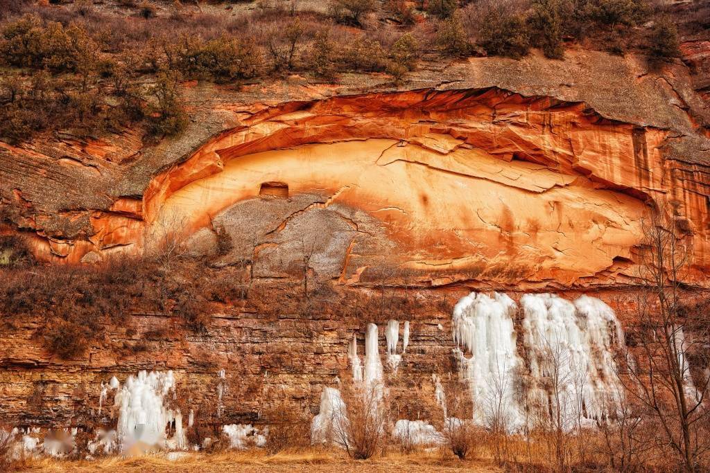 陕西延安:甘泉大峡谷丹霞地貌气势磅礴_中国_视觉_游客