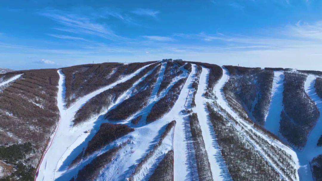 这么近 那么美 周末到河北丨张家口崇礼:万龙滑雪场春雪季正当时