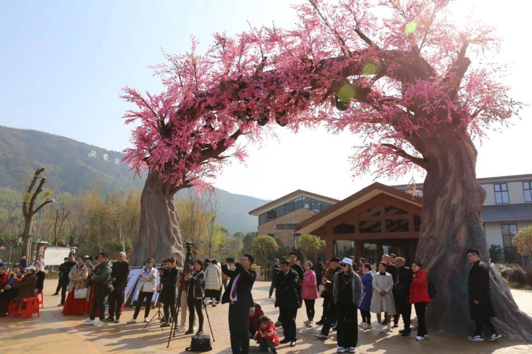 文化添彩生活 | "红色文艺轻骑兵"进桃源小镇景区_荆州_群众艺术馆