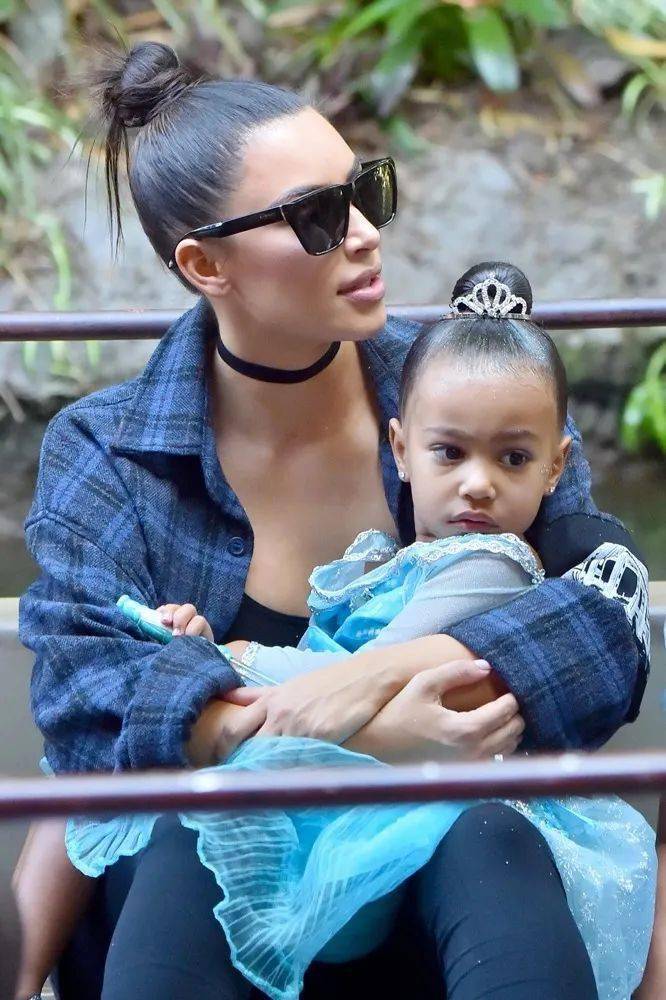 斯托米_孩子_凯莉·詹娜