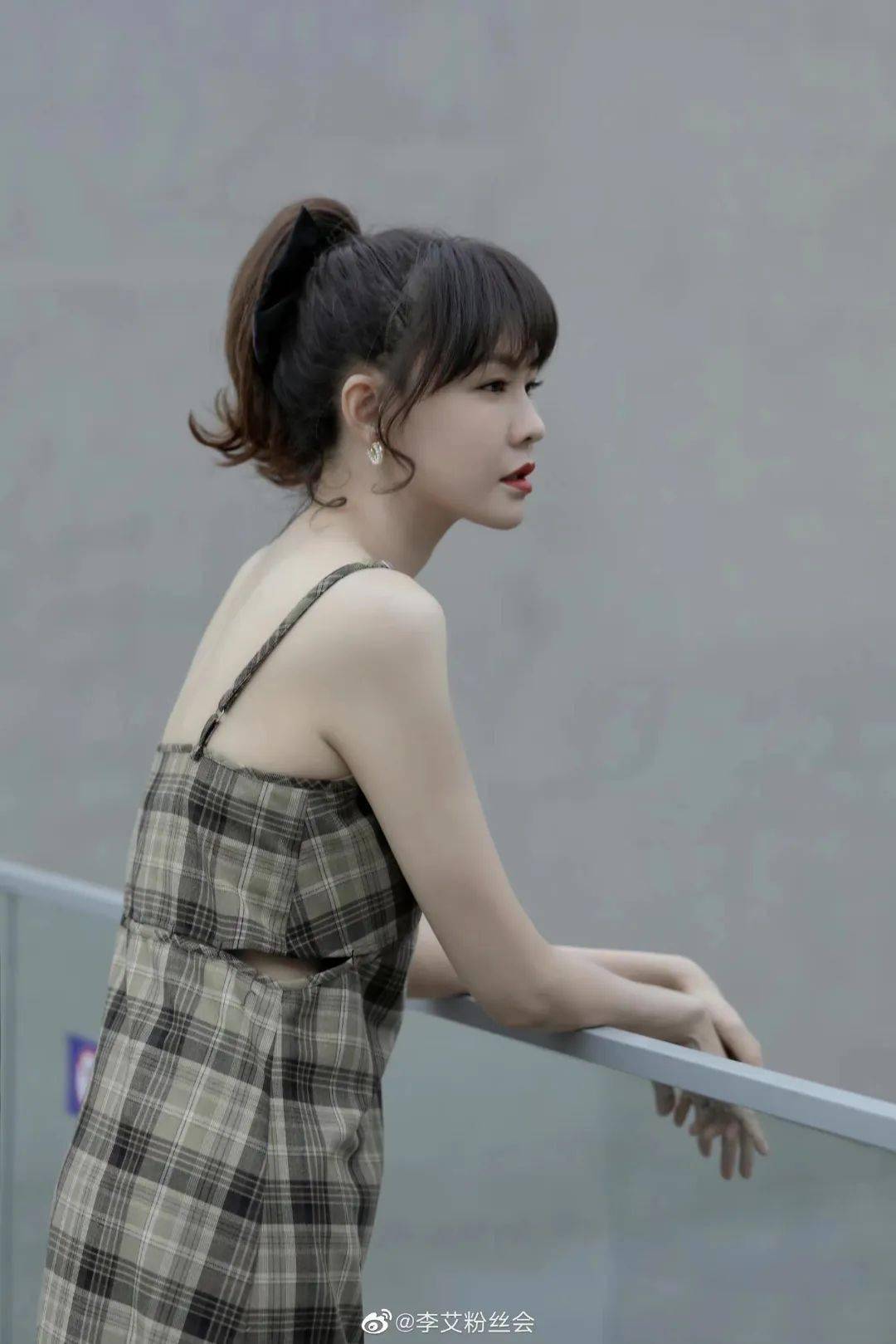 姐姐的腿啊,看不到尽头啊_李艾_节目_交流