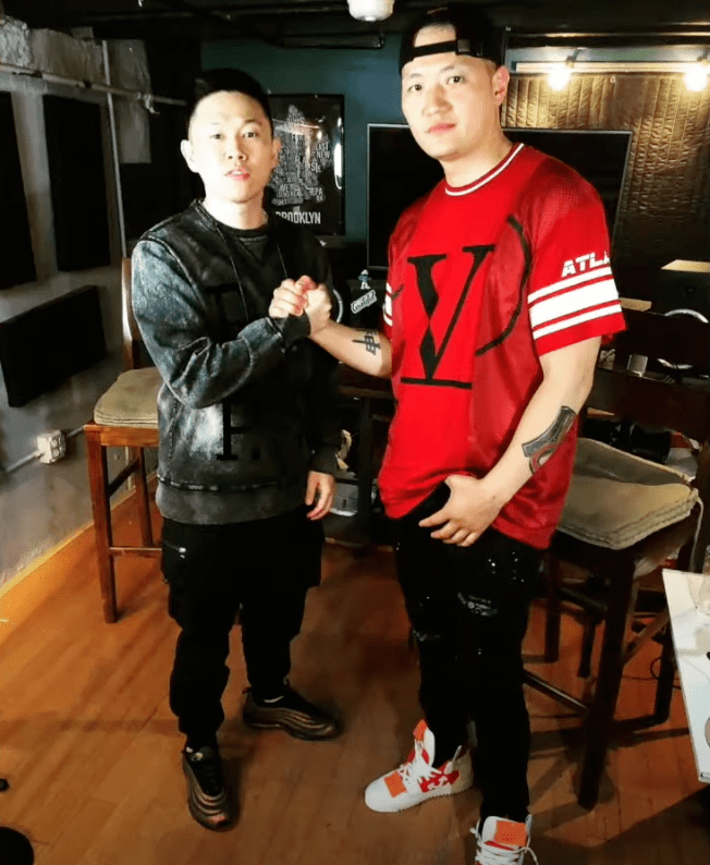 「华人之光」欧阳靖时隔17年重返battle比赛!让国外rapper全场欢呼!