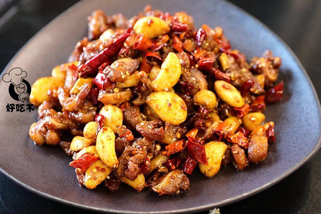 干锅猪蹄,辣炒海瓜子,明太鱼子,干煸牛肥肠,香辣月牙骨,麻辣大虾,香辣