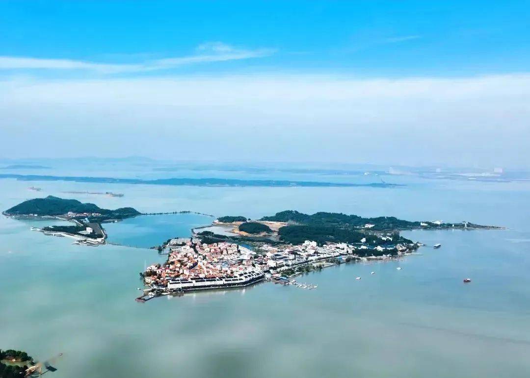 2022年,梁子岛升级归来,烟火气重新升腾.