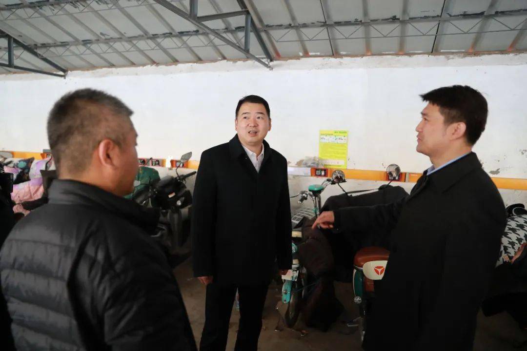 【聚焦】温泉镇主要领导检查地区安全生产工作和火灾隐患排查情况