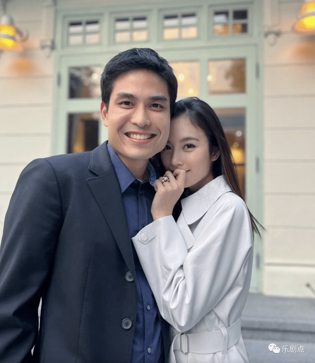 师兄弟变夫妻举办奢华婚礼,同性丈夫为富二代,泰国最美变性人惹争议