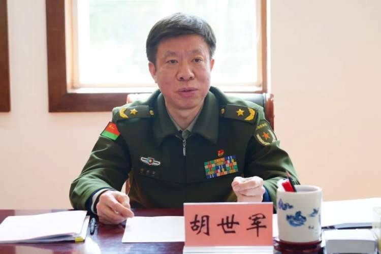 上海警备区少将政治委员胡