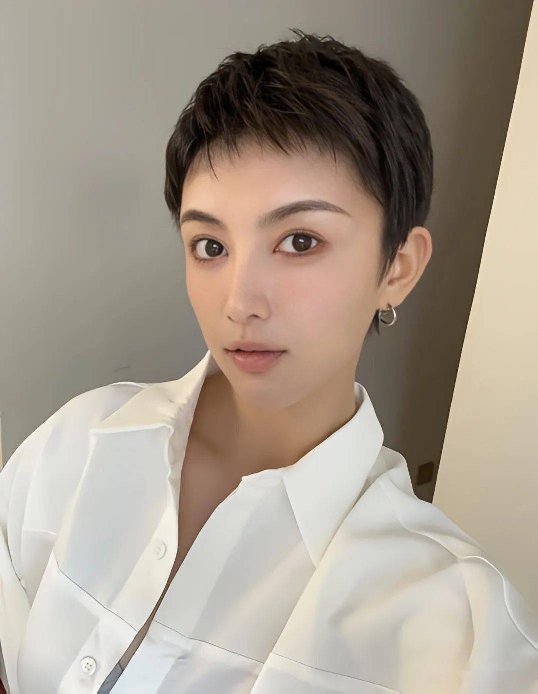 2023春天"精致超短发"50款_网络_内容_女性