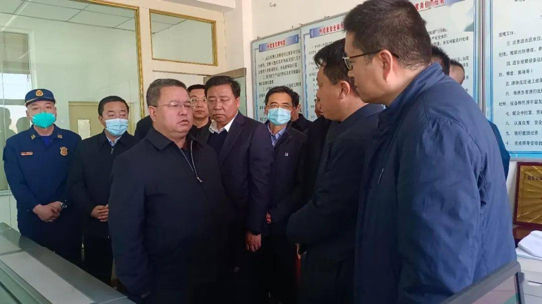 马超先后深入临夏县双城污水厂,县职业技术学校,县应急管理局,县农业