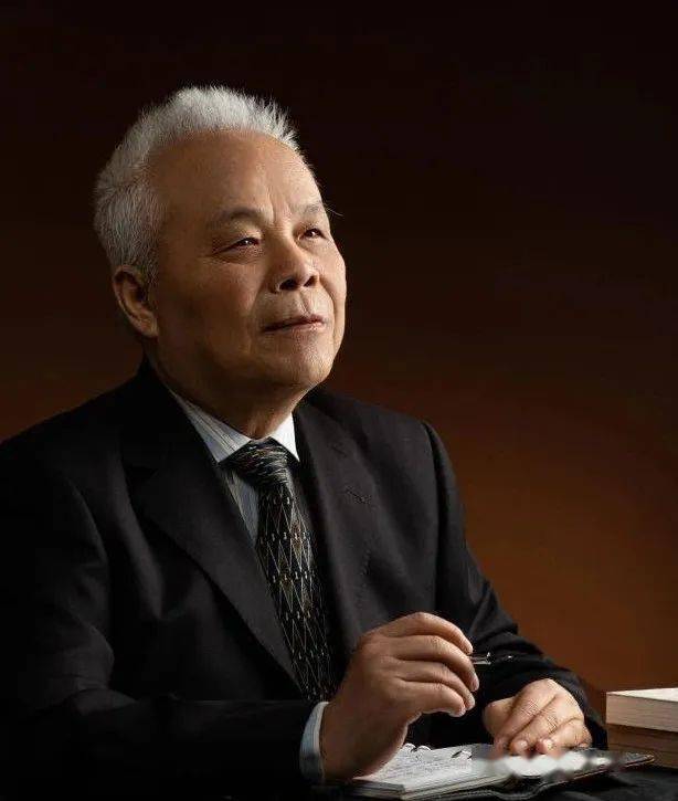 【文化绍兴】今晚播出丨叶坚:笔耕五十载 初心似少年_文学_节目_创作