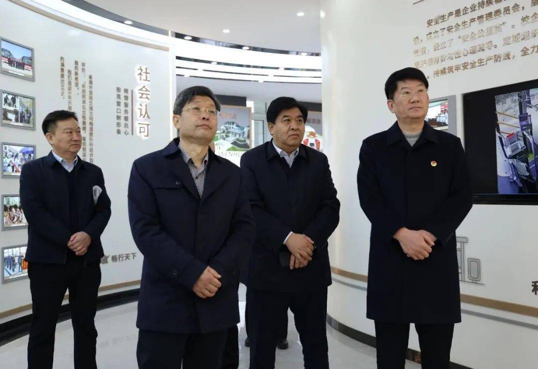 市交通运输局局长程传政,党组成员,副局长曹燕,党组成员,市交通运输