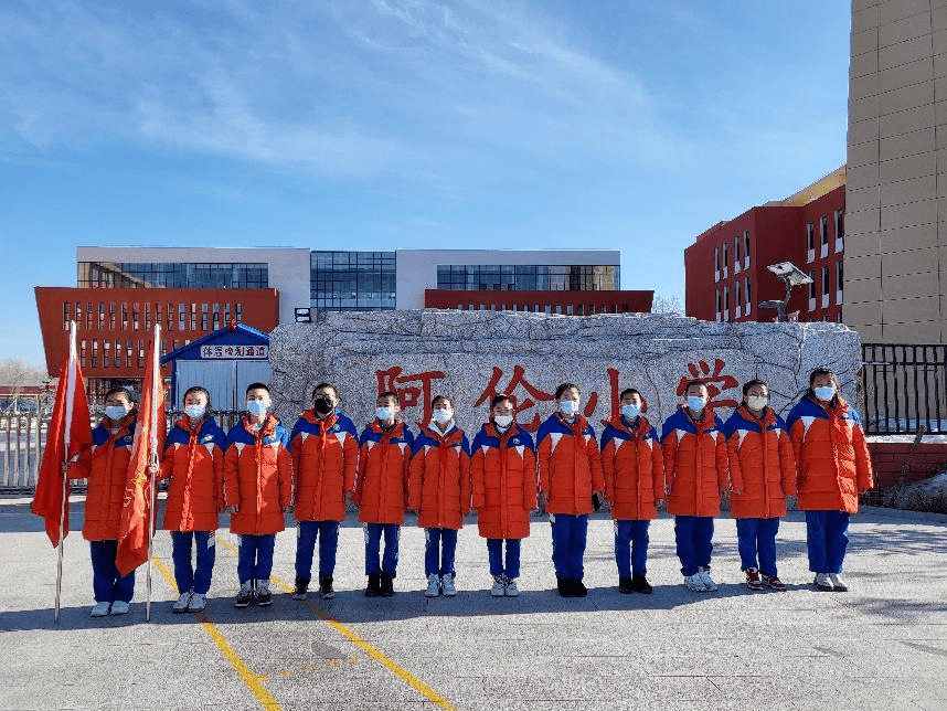 向雷锋同志学习阿荣旗教科体局以学雷锋活动为契机,以学习,践行雷锋