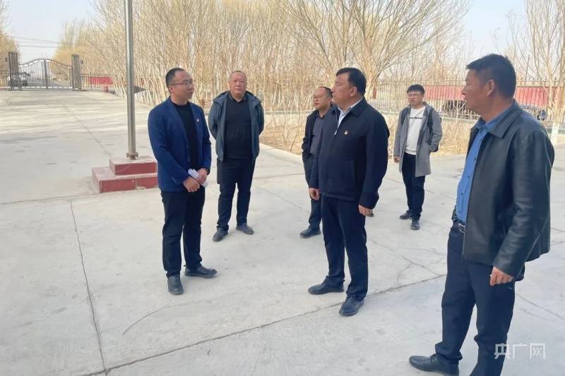 新疆尉犁县委副书记,县长木合塔尔·丝迪克,尉犁县副县长郭强,尉犁县