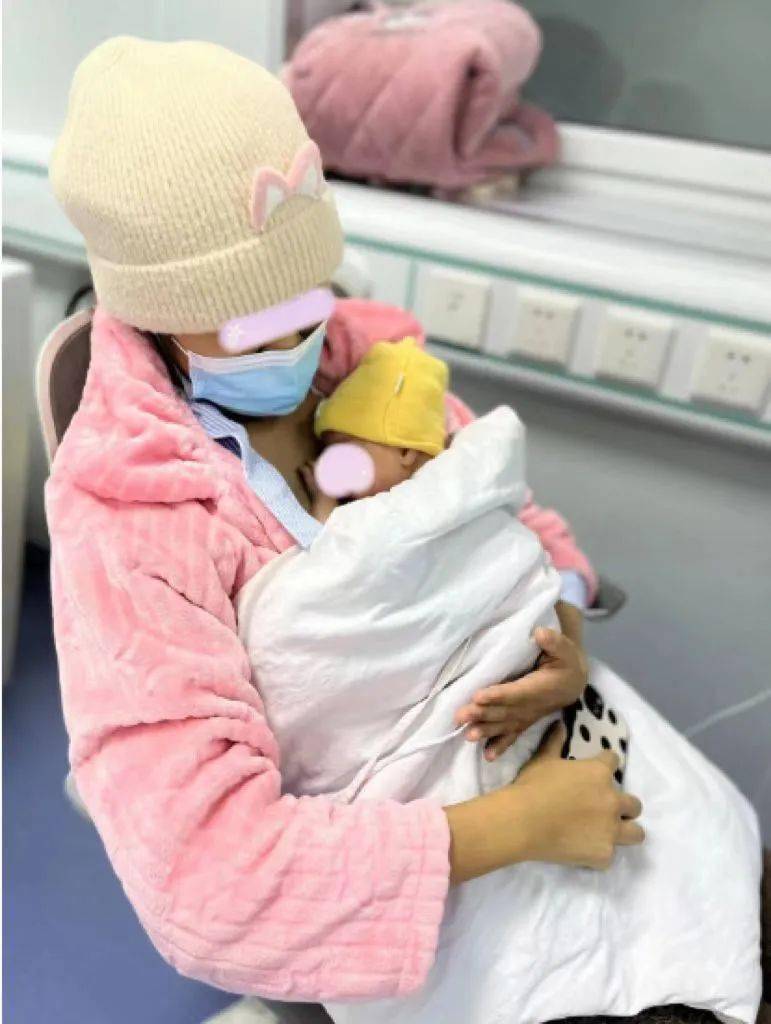 37℃的爱,"袋鼠式护理"给早到天使最温暖的怀抱——秀山妇幼保健院