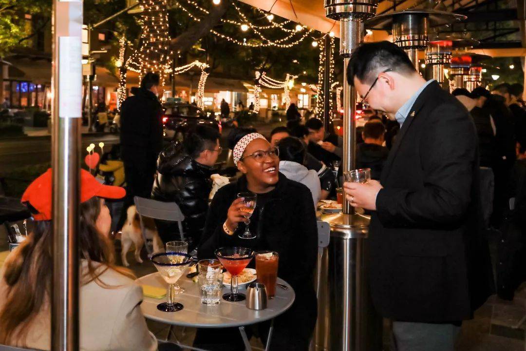 chilis (奇利斯)大学路新店重磅开业_chilis_巧克力_香菜