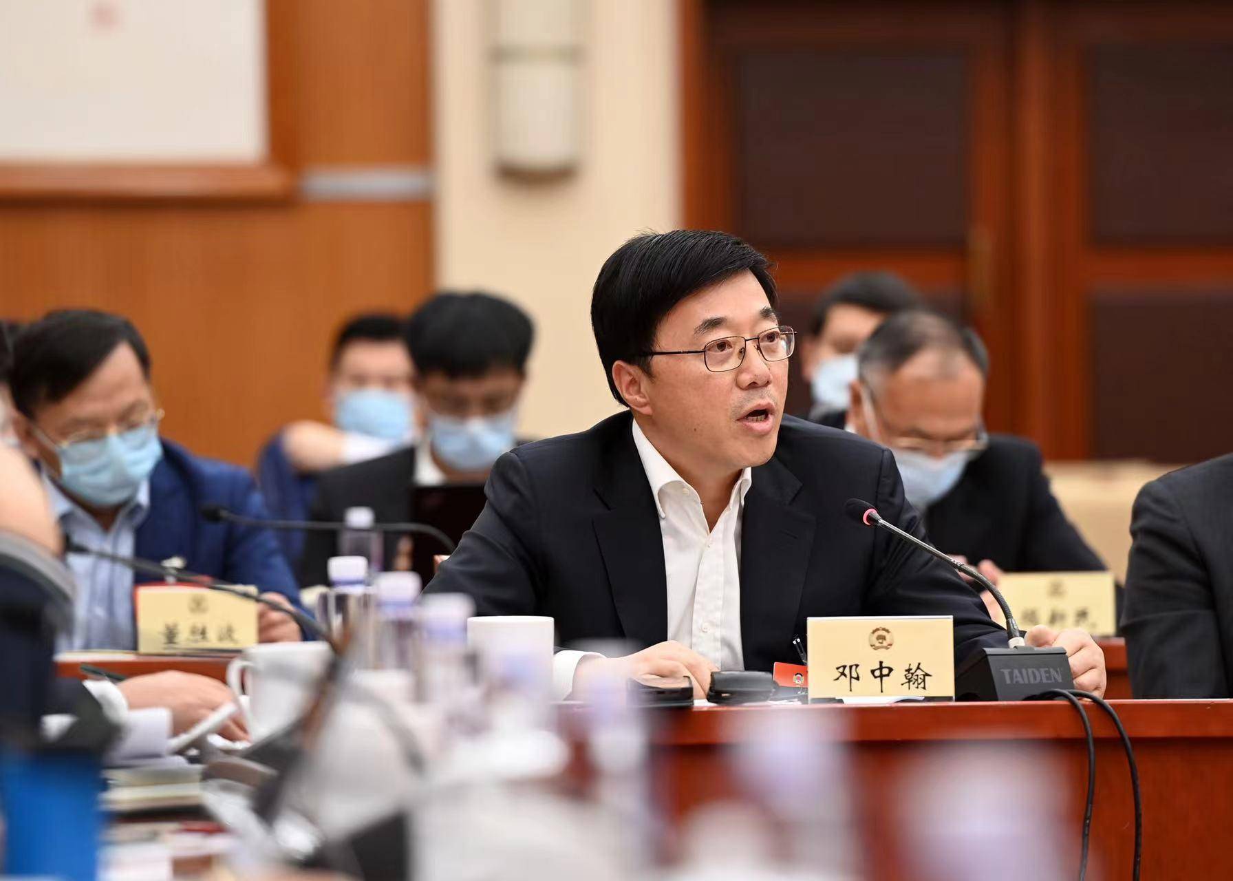 邓中翰委员:科技工作者要有科技报国的胸怀和担当_人才_政府_创新