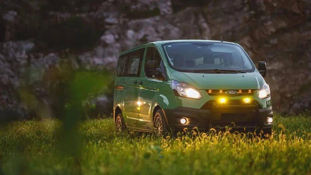 看看资深露营玩家的推荐_vanlife_福特_旅行