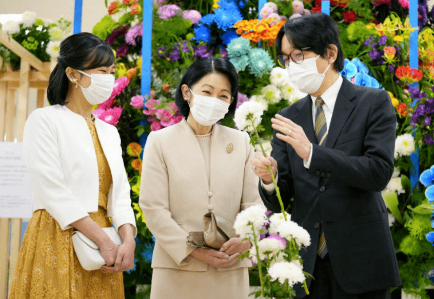 小室圭实子夫妇又又又挨骂了！操纵皇室特权享受顶级安保办事&amp;高级工做时机，网友忍无可忍：你们到底当不妥通俗人？