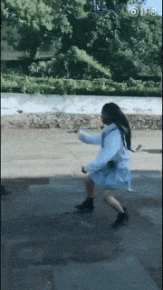 搞笑GIF:这哥们太会玩了,干嘛和自己过不去呢?_饺子_朋友_大师傅