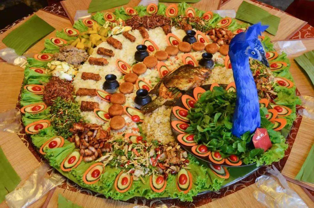 孔雀宴是傣家最具特色的宴席之一,汇聚了傣家最具特色的佳肴美味,采集
