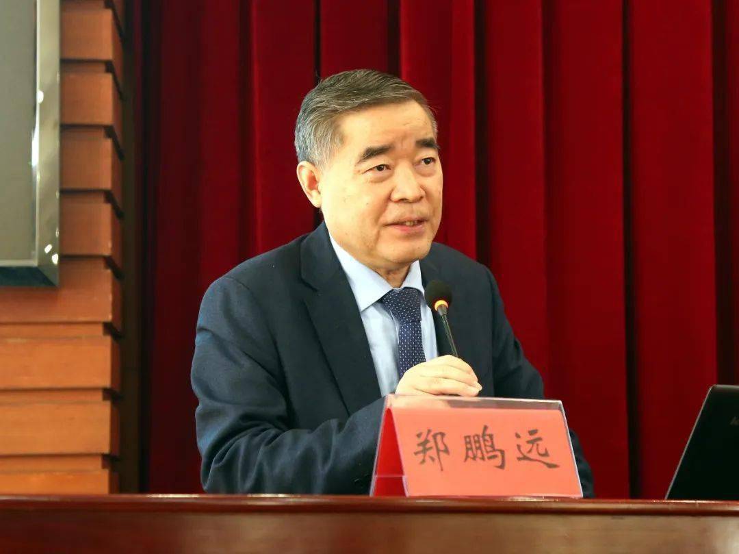 方城县委书记段文汉对郑州大学五附院的发展进步表示认同与赞许,尤其