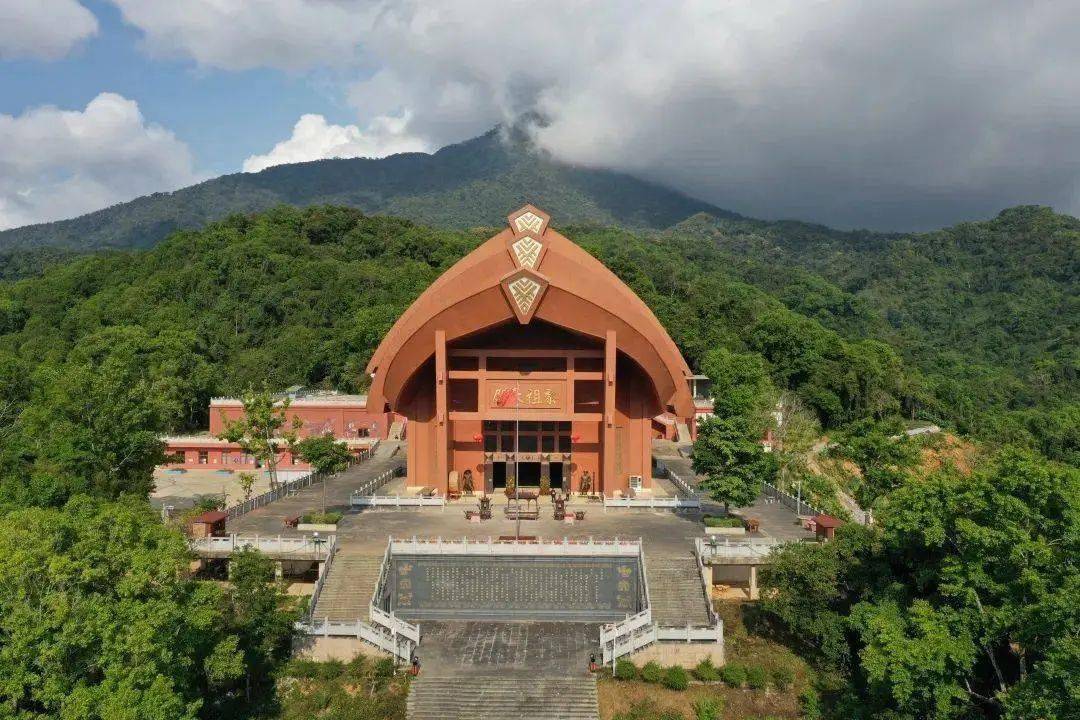 黎峒文化园详细地址:五指山市毛阳镇牙胡村门票价格:免费牙胡梯田一年